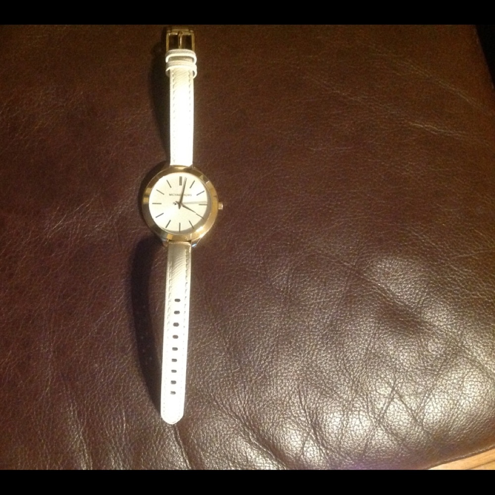 Michael Kors Slim Runway Watch - Picture 1 of 10